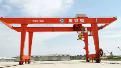   衛(wèi)華起重，飛天入海！